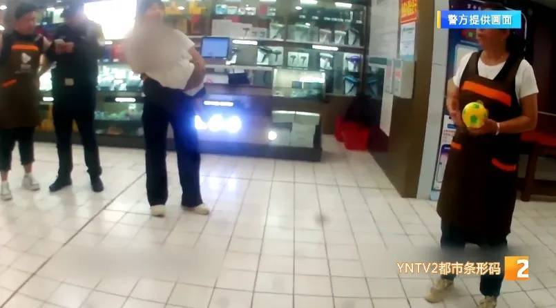 湘南比马vs大阪飞脚_不是段子！爸爸带娃玩自己睡着了！一觉醒来湘南比马vs大阪飞脚，孩子呢？