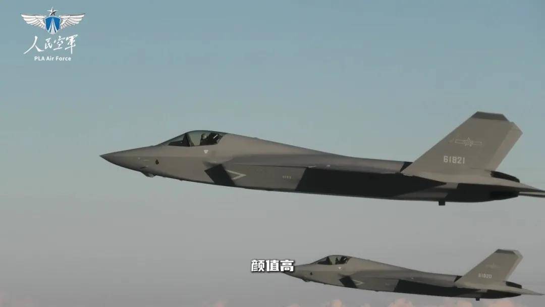 世界杯2026欧洲外围赛_中国歼-35最新画面世界杯2026欧洲外围赛!6枚中距弹、隐藏登机梯首次曝光!