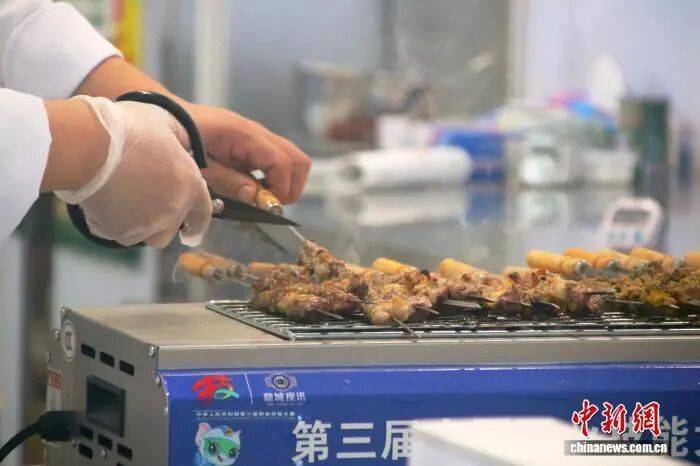 皇冠信用网代理出租_烤羊肉串首次飘香职业技能“国赛”竞技场