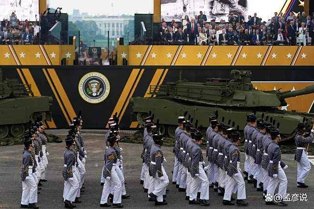 皇冠信用网申请_解放军刚透露大消息皇冠信用网申请,意识到不对劲的特朗普,紧急召回800名大将