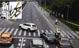 皇冠信用网会员_事发上海晚高峰!汹涌车流中皇冠信用网会员,一男子绝望跳车,直奔民警而去……