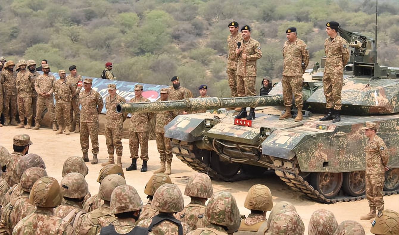 皇冠信用网开户_终于被巴铁打疼了皇冠信用网开户,阿富汗将袭击枭龙和歼-10,特朗普喊话他要管