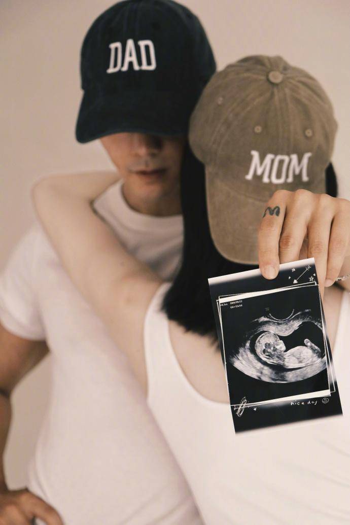 皇冠体育App下载_陈伟霆官宣生子皇冠体育App下载,王晶:他花了很长时间才红的